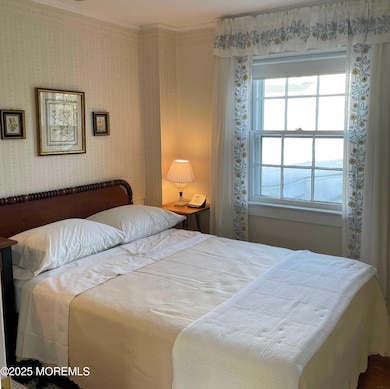 4 129 Yellow Bedroom #1