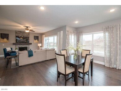 9836 Marnewood Dr, Johnston, IA 50131 - photo 6