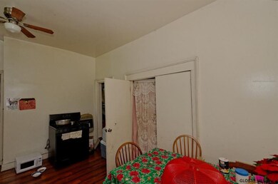 21 Sloan St, Albany, NY 12202 - photo 4