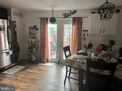 2404 Sarum Ct, Windsor Mill, MD 21244 - photo 4