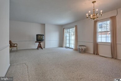 463 W Caracas Ave, Hershey, PA 17033 - photo 3