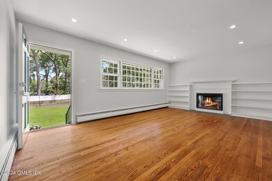 Entry Way/Living Room