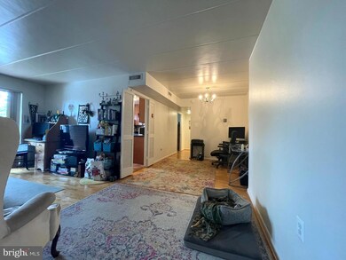 132 Roberts Ln unit 202, Alexandria, VA 22314 - photo 2