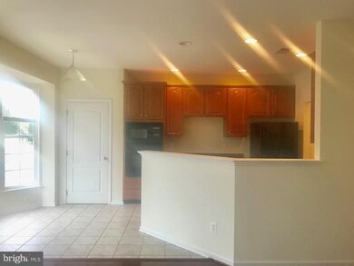 25810 Kirkwood Square, Chantilly, VA 20152 - photo 3