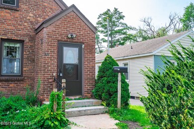 13 Carlisle Ct, Albany, NY 12209 - photo 3