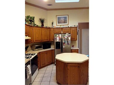 1417 NE 25th St, Moore, OK 73160 - photo 3