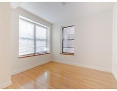 7 Henchman St unit 403, Boston, MA 02113 - photo 5