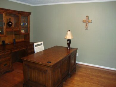 Studio/Study/Office.