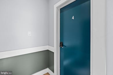 342 W Queen Ln unit 4, Philadelphia, PA 19144 - photo 5