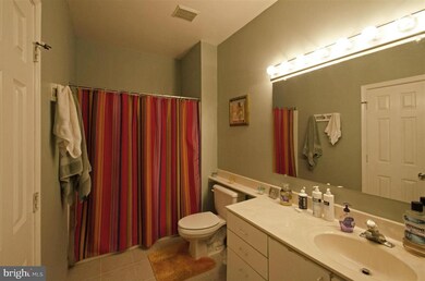 9127 Groffs Mill Dr unit 9127, Owings Mills, MD 21117 - photo 5