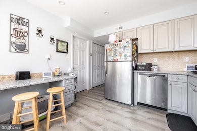 307 Paul Cir, Downingtown, PA 19335 - photo 4