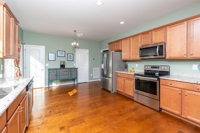 904 Waterton St, Staunton, VA 24401 - photo 6