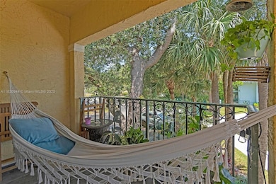 1105 Lake Shore Dr unit 202, West Palm Beach, FL 33403 - photo 2