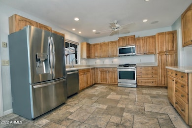 1732 E Camino del Santo-large-015-023-Ki