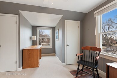 945 S Mitchell Ave, Elmhurst, IL 60126 - photo 5