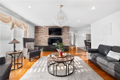 285 School St, Lincoln, RI 02865 - photo 5