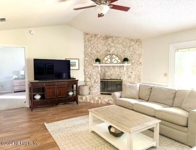 914 Aries Rd W, Jacksonville, FL 32216 - photo 2