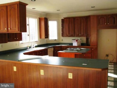 21621 Goshen Oaks Rd, Gaithersburg, MD 20882 - photo 2