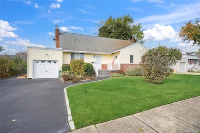 562 Alwick Ave, West Islip, NY 11795 - photo 6