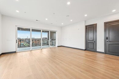 7-web-or-mls-Dickenson St 401-007