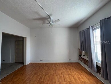 206 W Main Apt 203 St, Leesburg, FL 34748 - photo 7