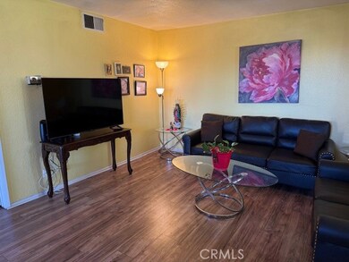 2554 Olive Dr unit 31, Palmdale, CA 93550 - photo 3