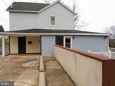 2230 N Apple St, Whitehall, PA 18052 - photo 2