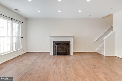 8738 Orchard Green Ct, Odenton, MD 21113 - photo 6