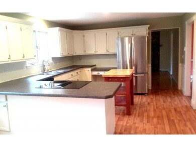 Living Rm Extra  Many Features