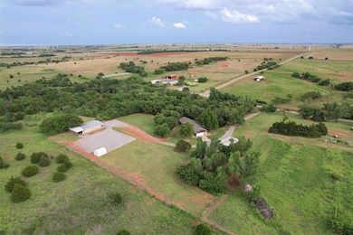 22117 E 1250 Rd, Rocky, OK 73661 - photo 2