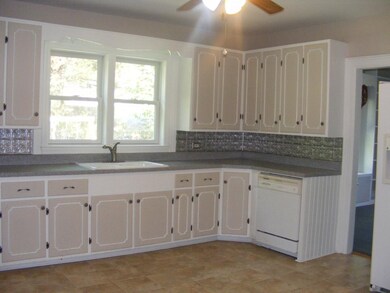 11 Russian St, Berlin, NH 03570 - photo 5