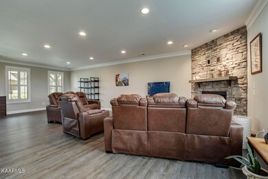 05_HighlandsRidgeLane_1905_Living02