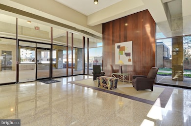 Tiber Island unit N-100, Washington, DC 20024 - photo 2