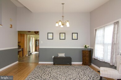 6304 White Cedar Ct, Sykesville, MD 21784 - photo 4