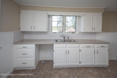 222 Depew Ave, Mayfield, PA 18433 - photo 6