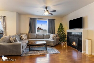 06-Living Room_ELI06789