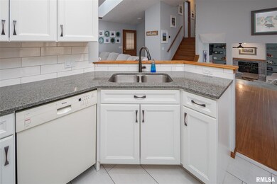 1350 W 49th St, Davenport, IA 52806 - photo 5