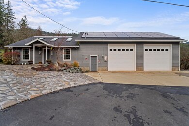 1219 W Jones Creek Rd, Grants Pass, OR 97526 - photo 2