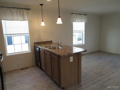 Great entertaining island,  all blinds & curtains stay...