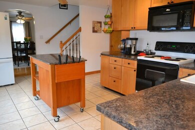 279 Larch St, Woonsocket, RI 02895 - photo 3