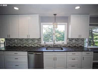 1403 E 19th St, the Dalles, OR 97058 - photo 5