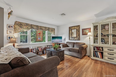 10 Glen Ct, Congers, NY 10920 - photo 4