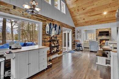 102 Hemlock Point Ct, Hawley, PA 18428 - photo 4