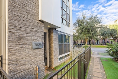 2830 Clay St, Houston, TX 77003 - photo 3