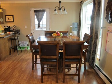 Dining Area (5).JPG