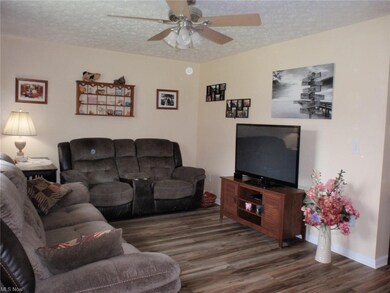 880 Harris Rd, Sheffield Lake, OH 44054 - photo 3