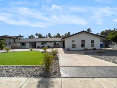 1135 W Lawrence Ln, Phoenix, AZ 85021 - photo 7
