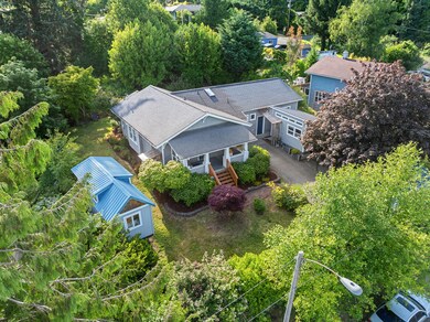 Walsh-36150_9th_St-003-Broken_Banjo-WEB