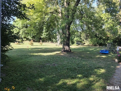 1715 N 4th St, Quincy, IL 62301 - photo 3