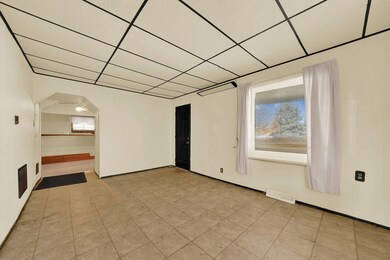 unlisted-address, Burbank, IL 60459 - photo 4
